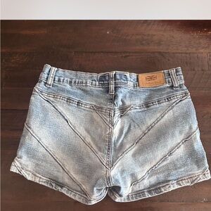 Women's 90s style chevron Denim Shorts - Light Blue